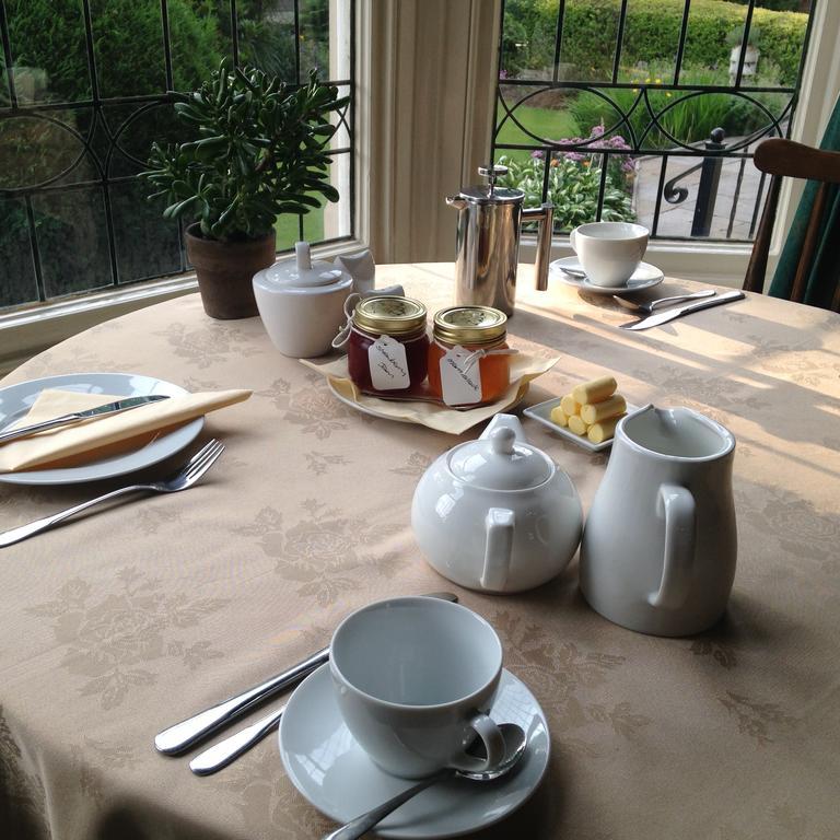 Rostrevor Hotel - Guest House Bury  Dış mekan fotoğraf